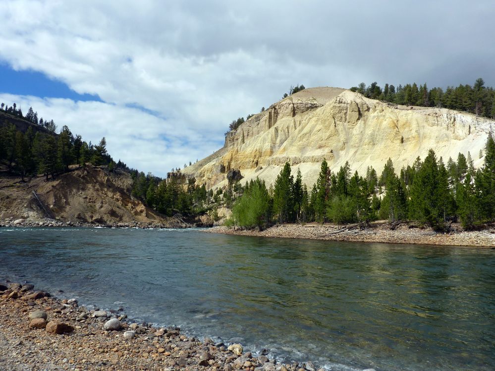 Yellowstone Tower Roosevelt (35).JPG